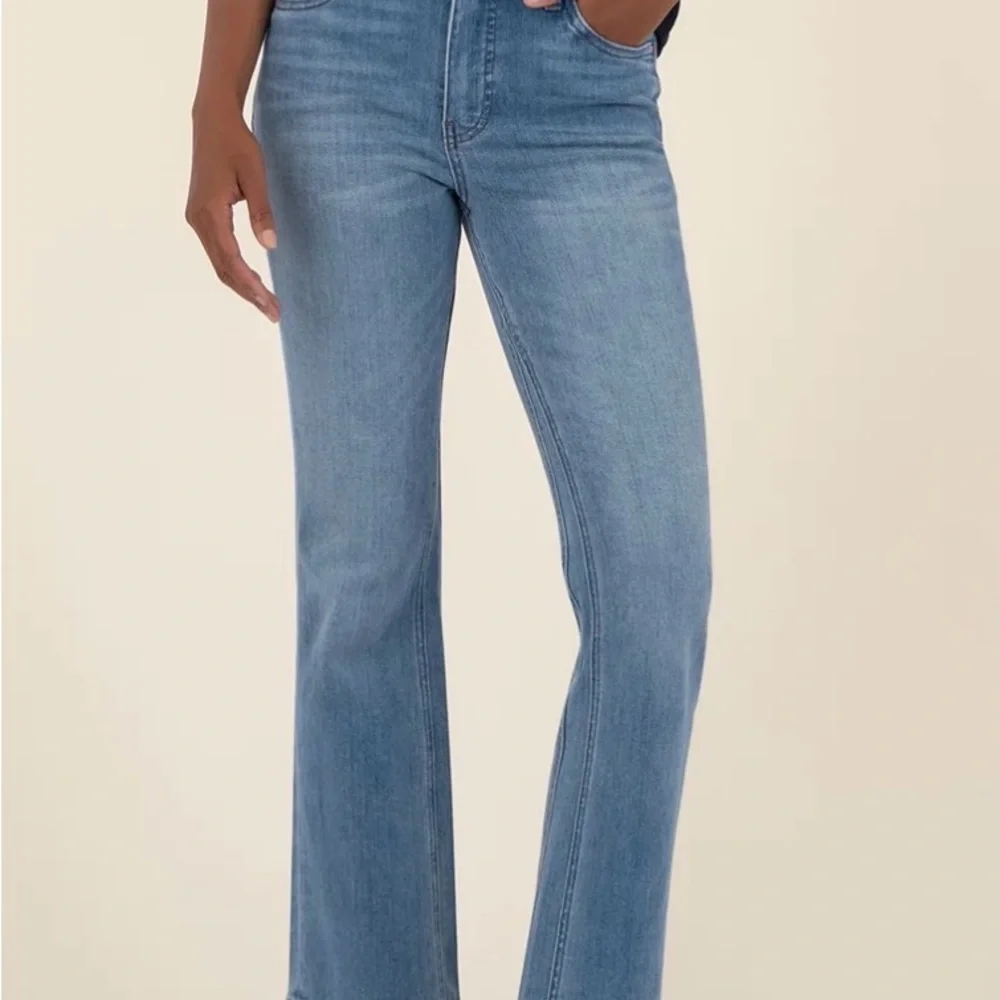 Kut from the Kloth Wide Leg Kelsey Jeans - Picture 1 of 5